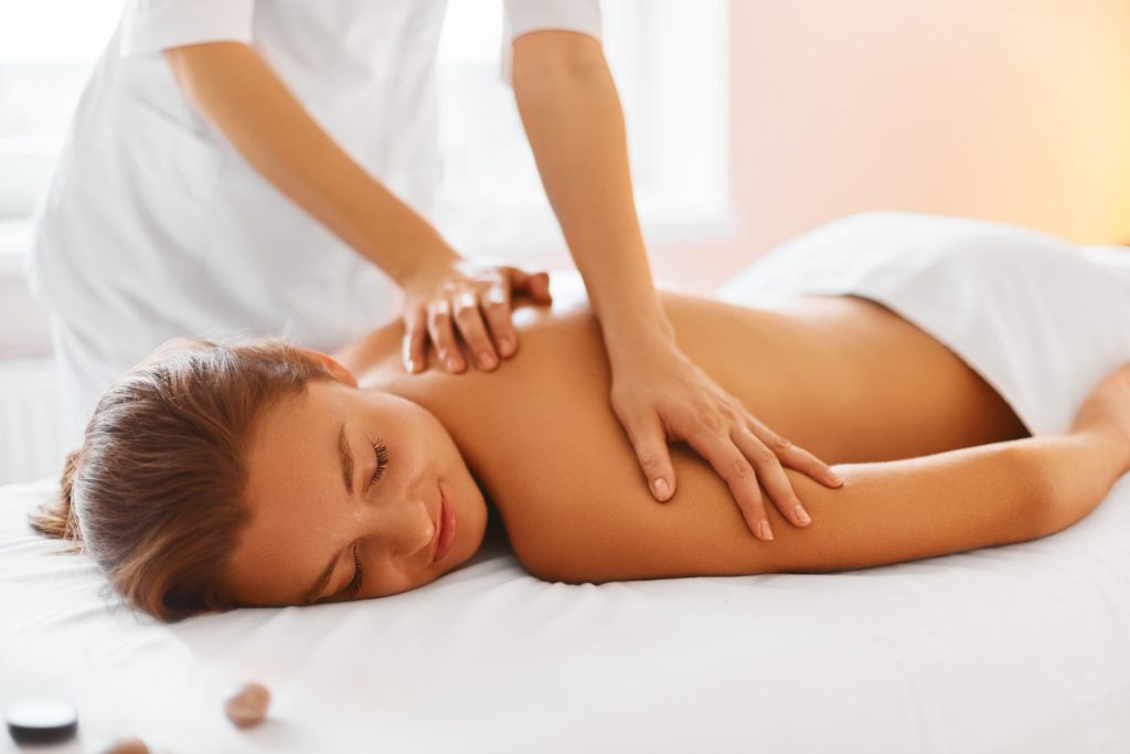 Pros and Cons of Getting ф Massage Treatment